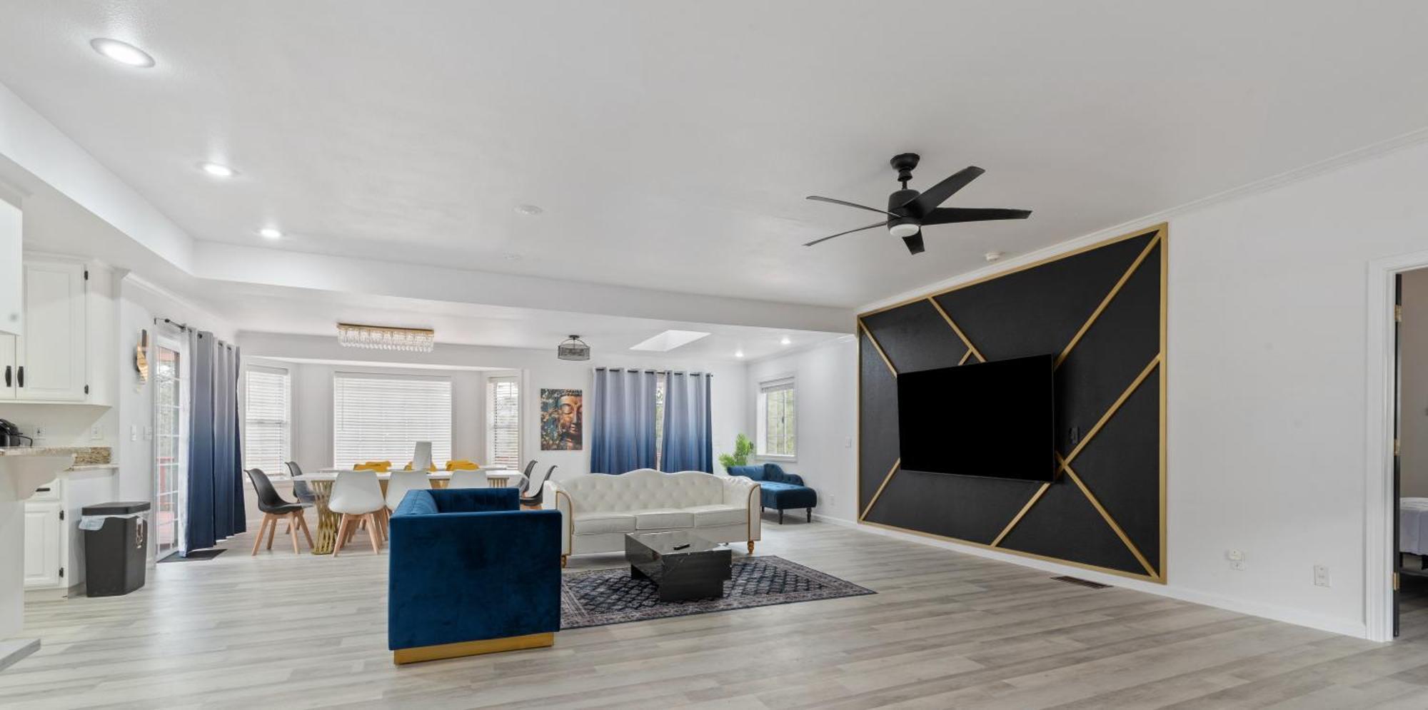 Luxury Family Sleeps 20 Villa